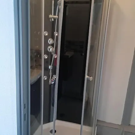 Apartment Renove Proche Metro